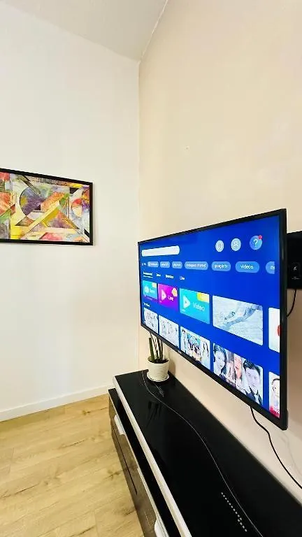 Prime Location Cozy Apartment Near Pazari I Ri Tirana