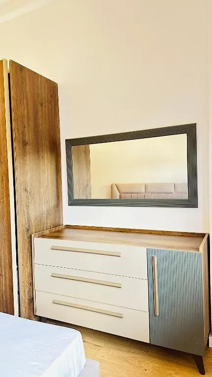 Prime Location Cozy Apartment Near Pazari I Ri Tirana