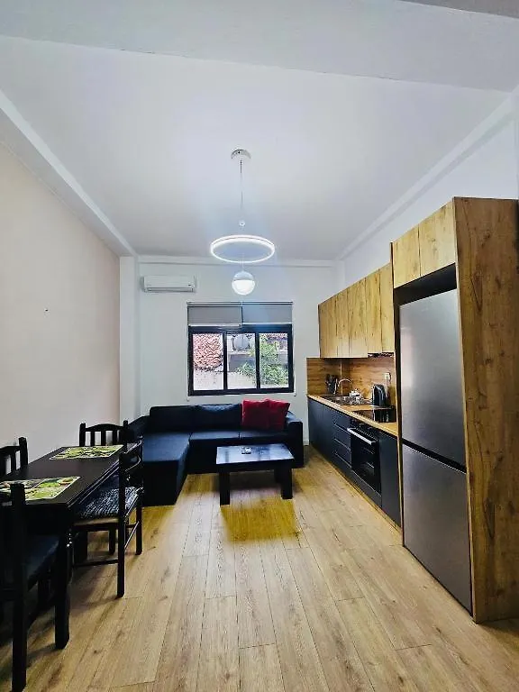 Prime Location Cozy Apartment Near Pazari I Ri Tirana